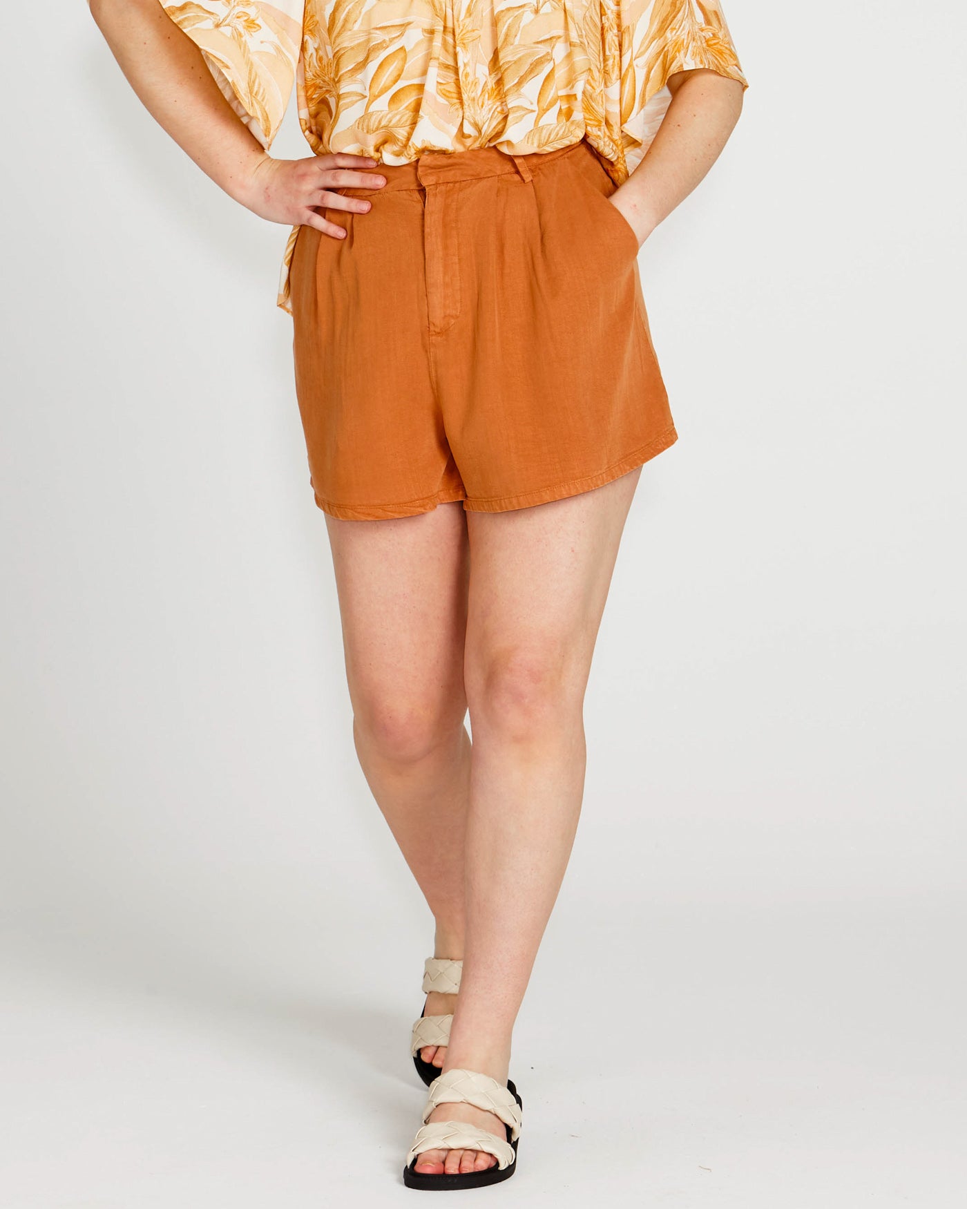 Zahlia High Waisted Short | Sandy Tan