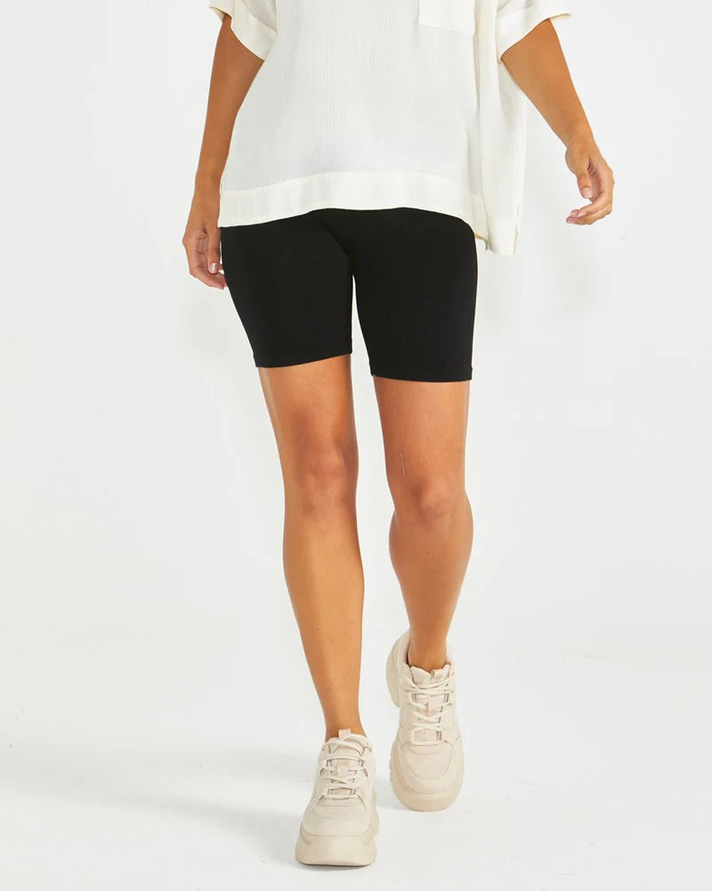 Stormi Seamfree Shorts | Black