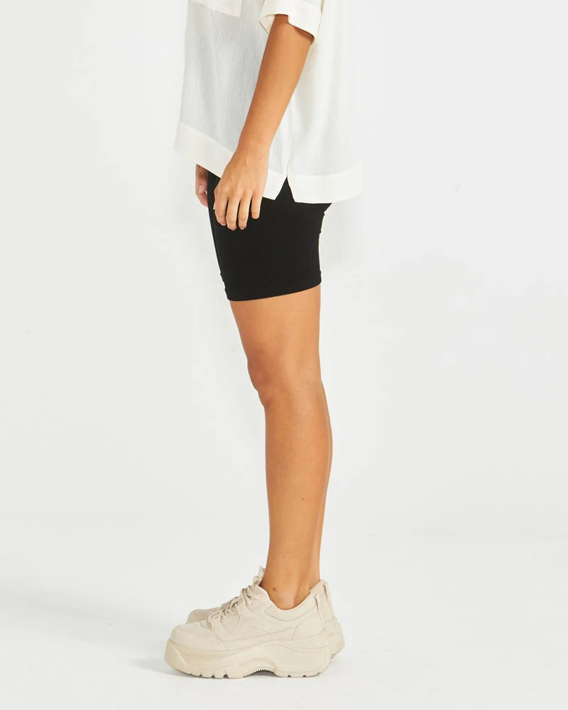 Stormi Seamfree Shorts | Black