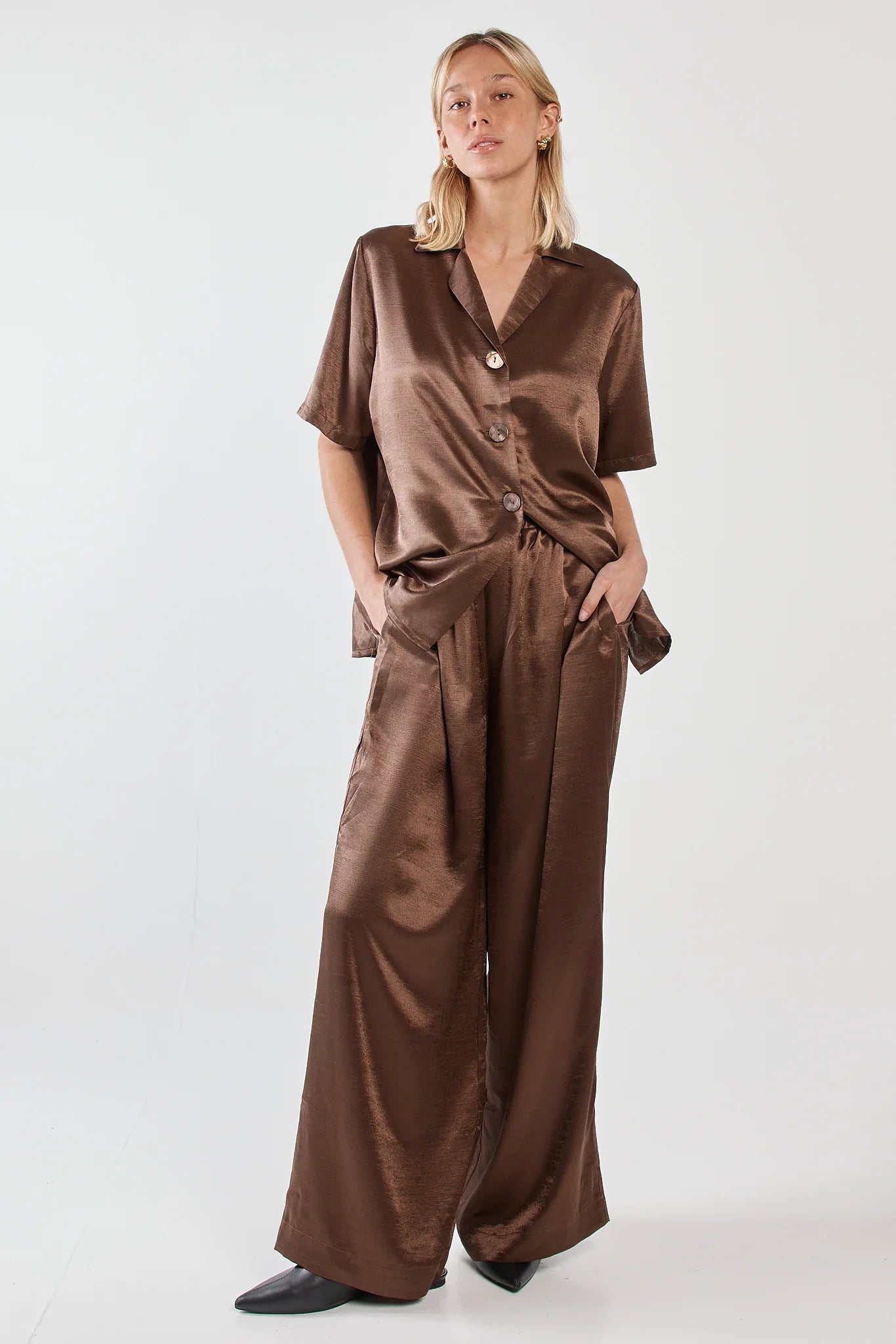 Eddy Crushed Satin Pant | Chocolate Brown