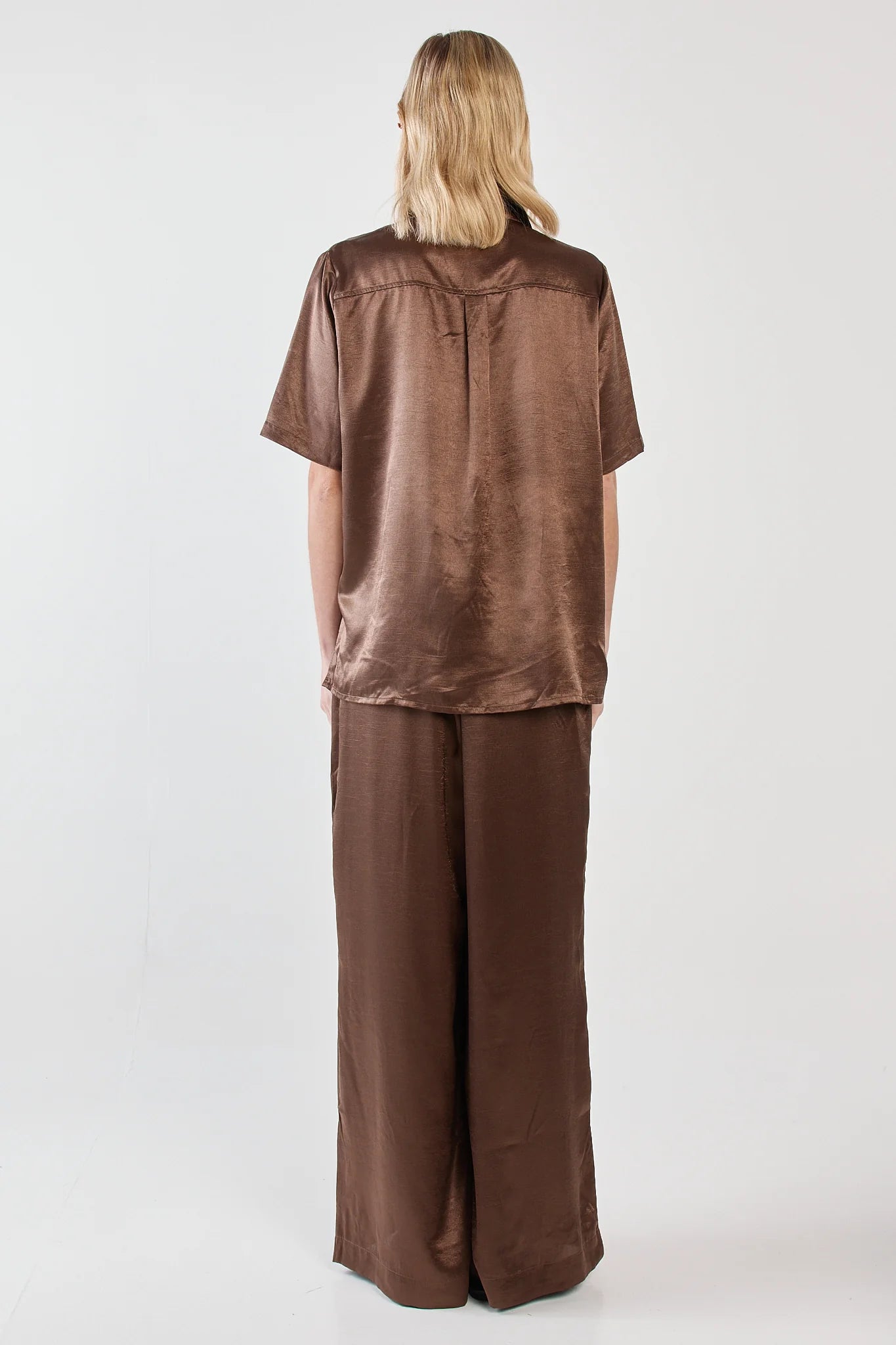 Eddy Crushed Satin Pant | Chocolate Brown