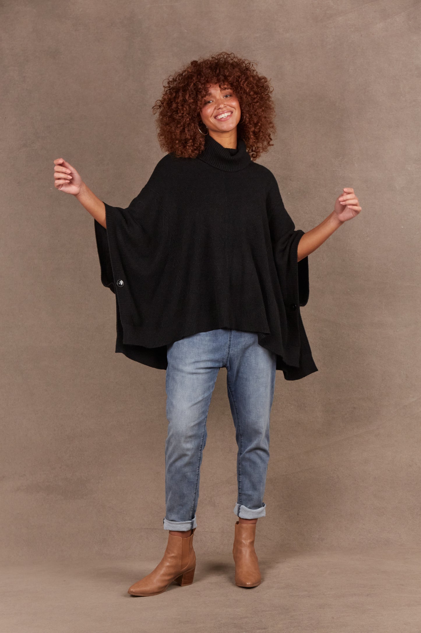 Nawi Poncho | Ebony