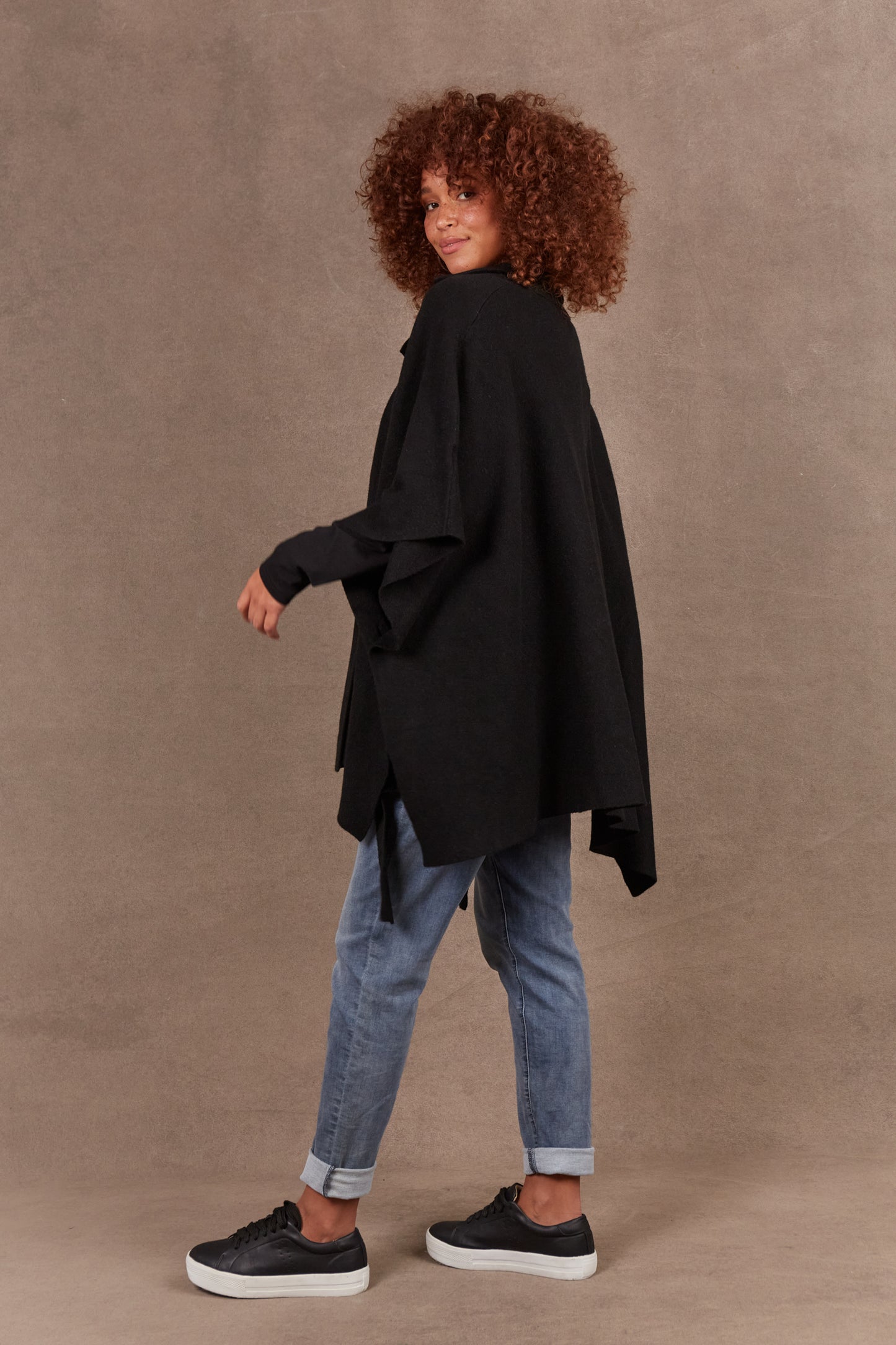 Nawi Cape | Ebony