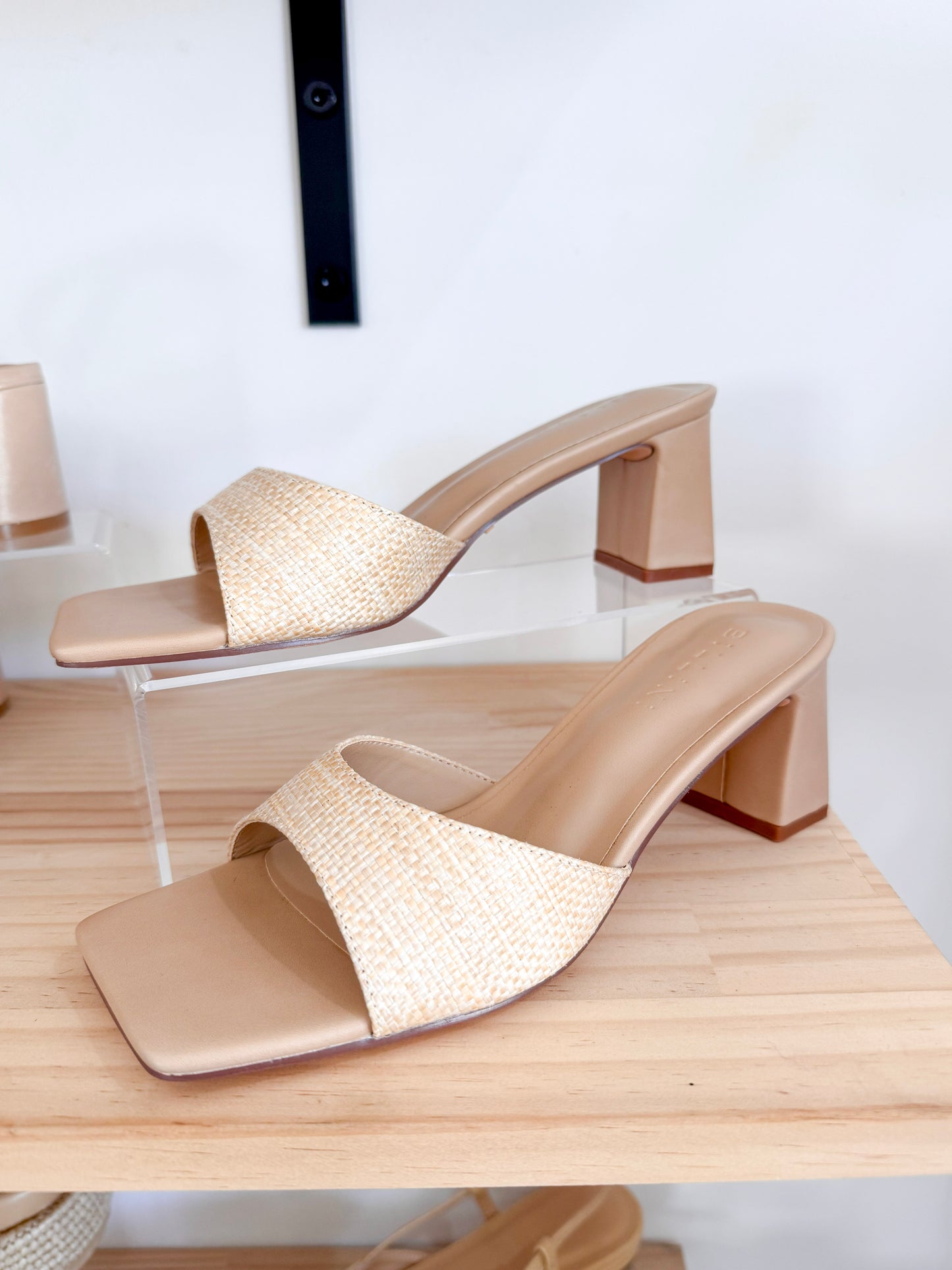 Freda Heel | Natural Raffia
